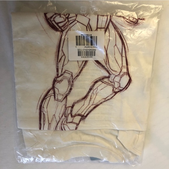 NEW GapKids “IronMan” Disney 100 Edition Marvel Superhero Graphic T-Shirt Small - Picture 5 of 5